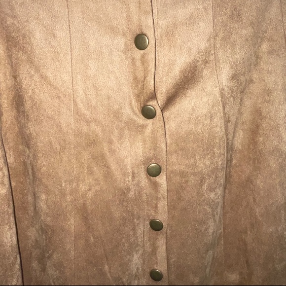 Altar'd State Faux Suede Snap Front Mini-Skirt Light Brown Sz M - Picture 2 of 9